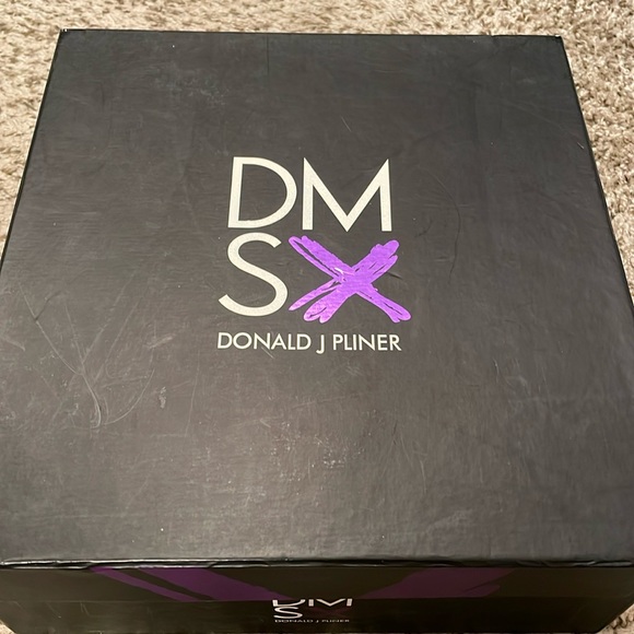 Donald Pliner Tan/Cognac Soft Leather Wedge w Studs…. Size 7 - Picture 5 of 6